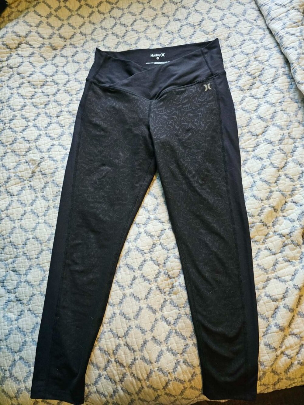 Hurley size medium leggings